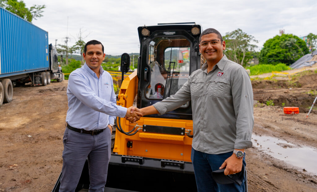 Leasing All Fortalece la Capacidad Operativa de Constructora Global con Minicargador JC60 1